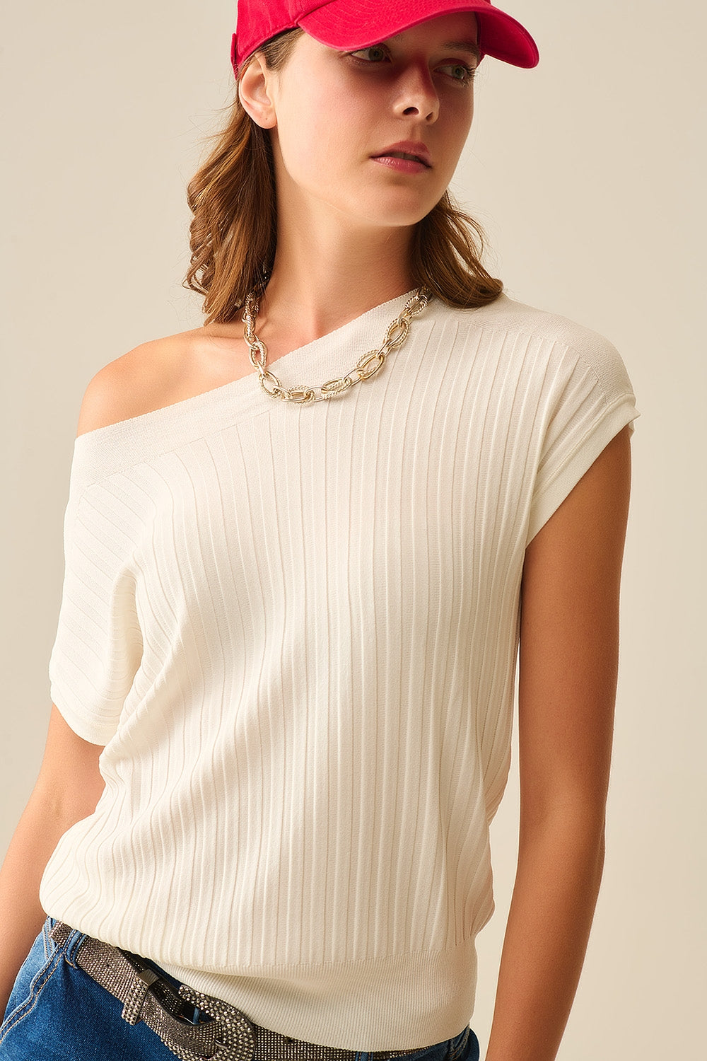 Camisola branca de malha fina com gola redonda