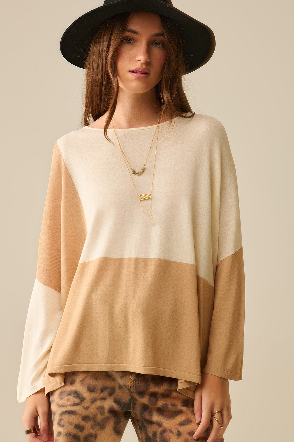 Camisola com asas de morcego em blocos de cores Branco e camel
