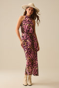 Vestido midi com decote haltere cruzado em rosa e preto com estampado animal