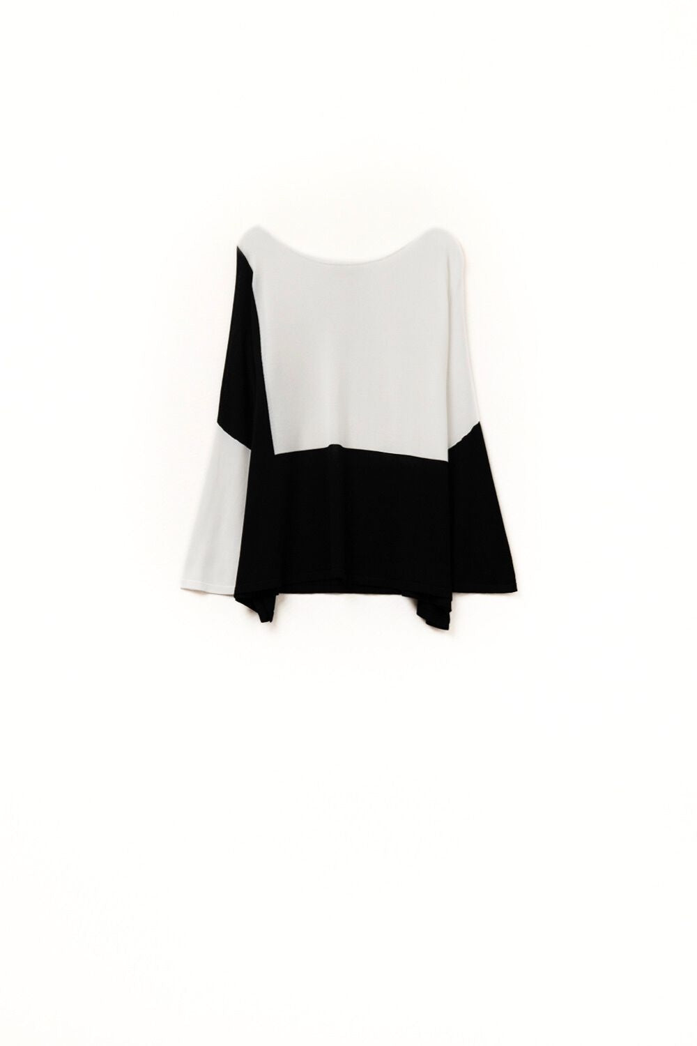 Camisola com asas de morcego em blocos de cores Branco e preto
