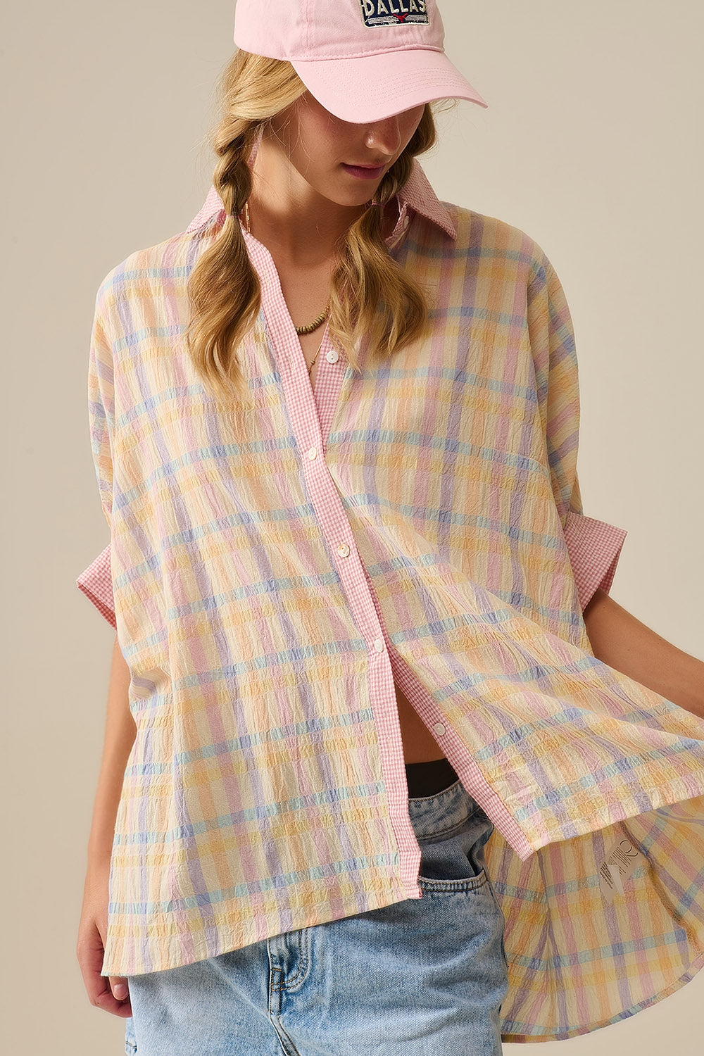 Blusa fluida de grandes dimensões com contraste cuadros