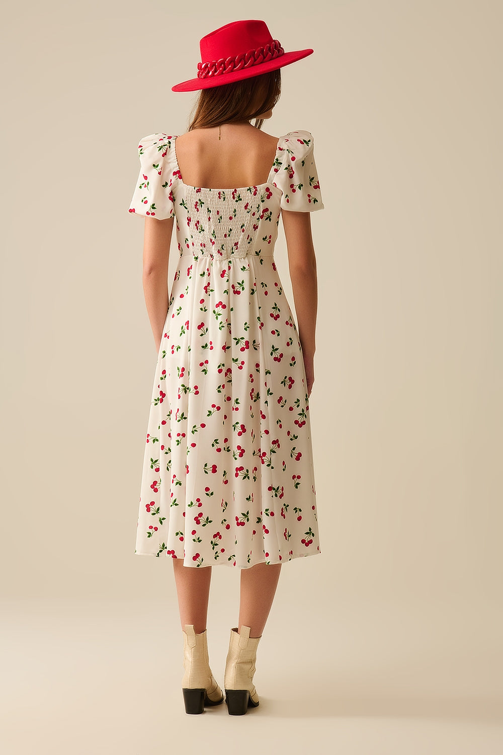 Vestido midi com estampado de cerejas e mangas bufantes