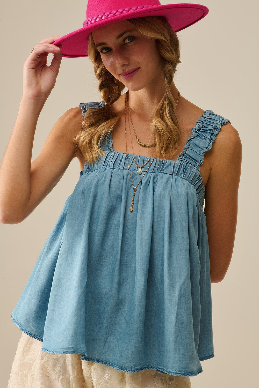 Top em tecido Tencel com alças em azul