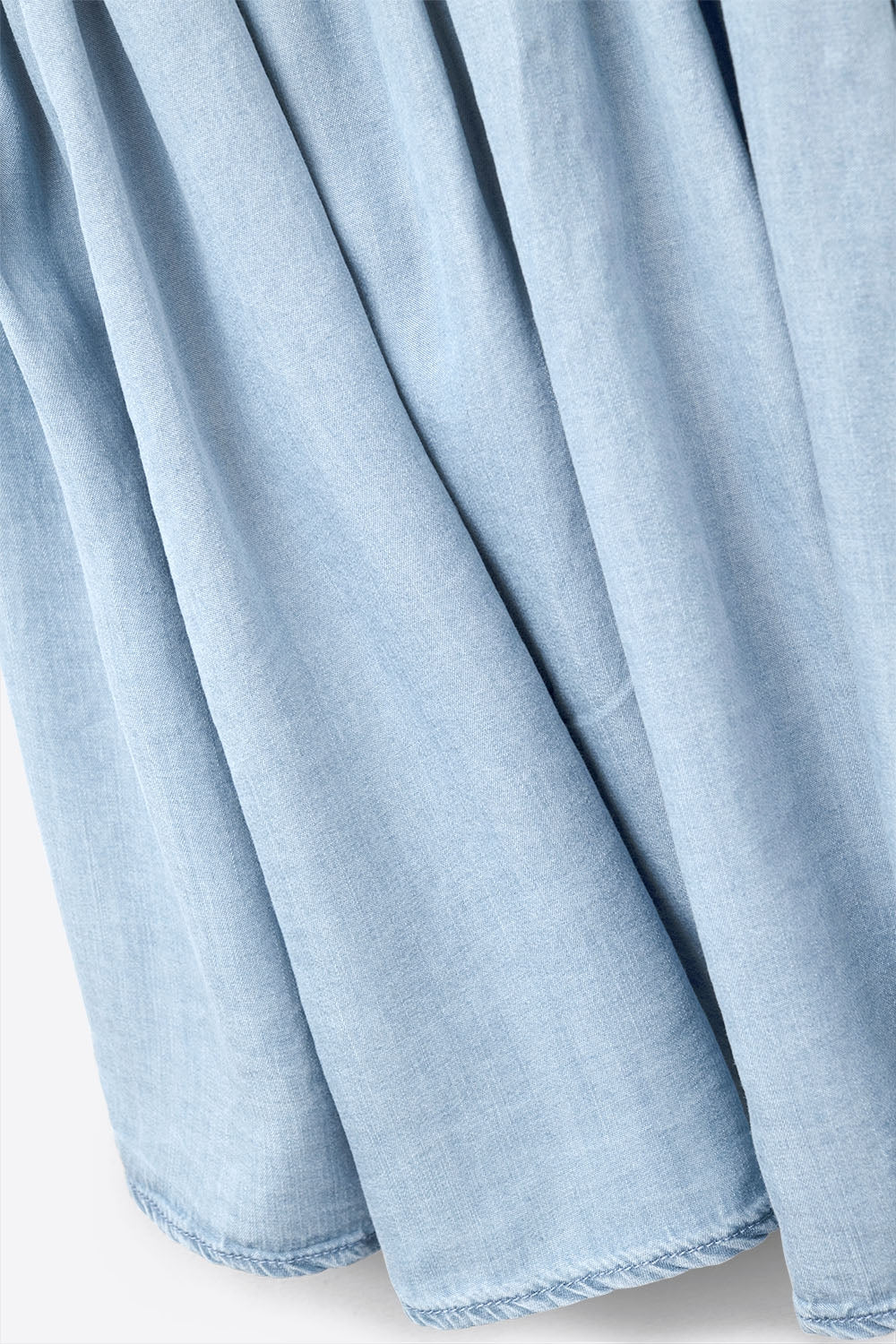 Top em tecido Tencel com alças em azul