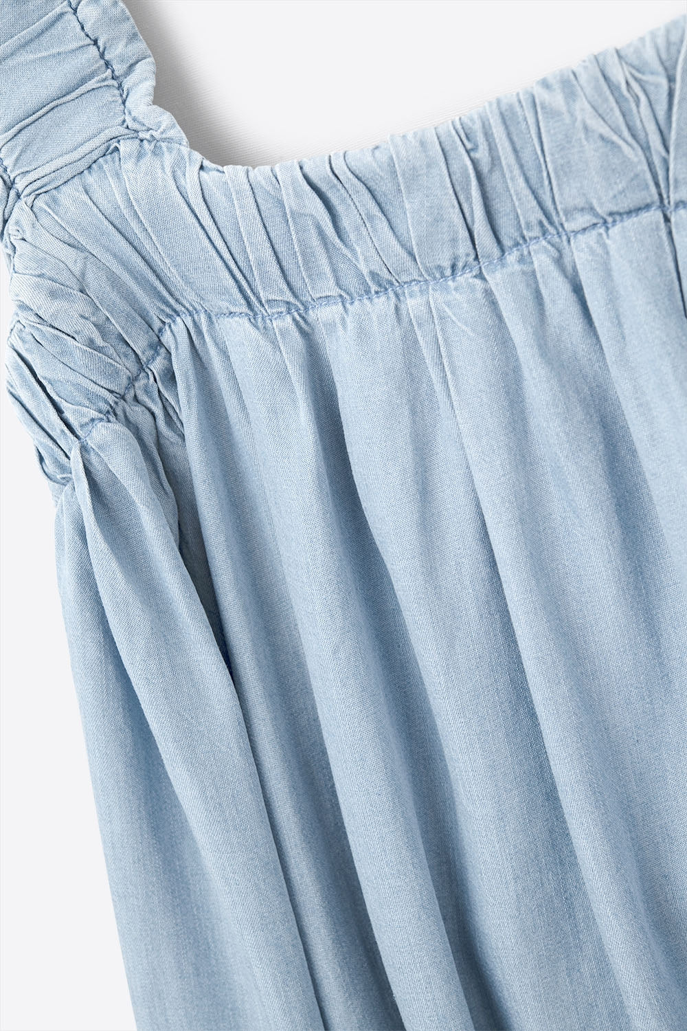 Vestido maxi azul claro com alças com folhos em tecido tencel