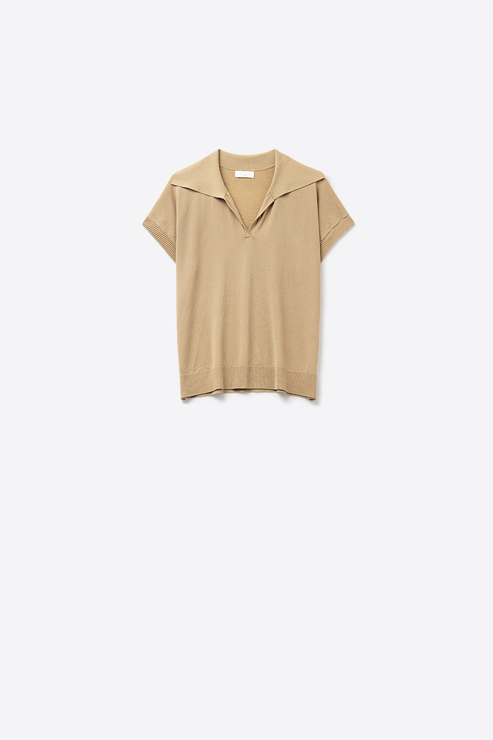 Top de malha fina estilo polo de manga curta em camel