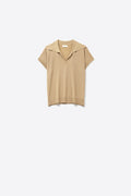 Top de malha fina estilo polo de manga curta em camel