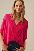 Camisa com frente enrolada em fúcsia
