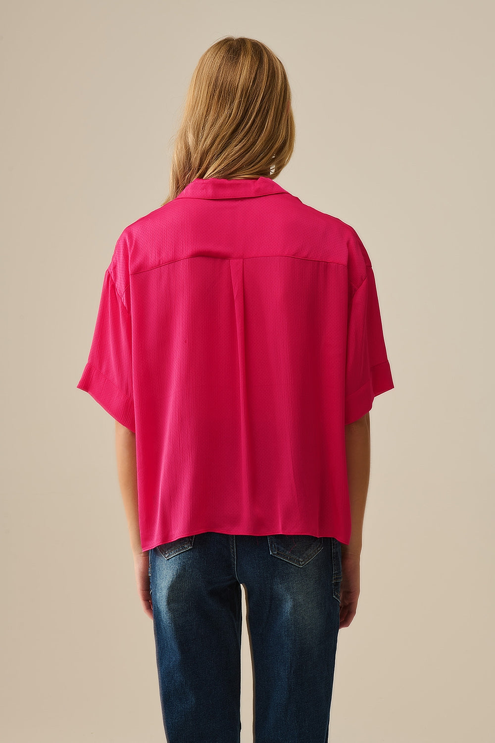 Camisa com frente enrolada em fúcsia