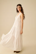Vestido Maxi branco com pormenores em renda e estilo boho