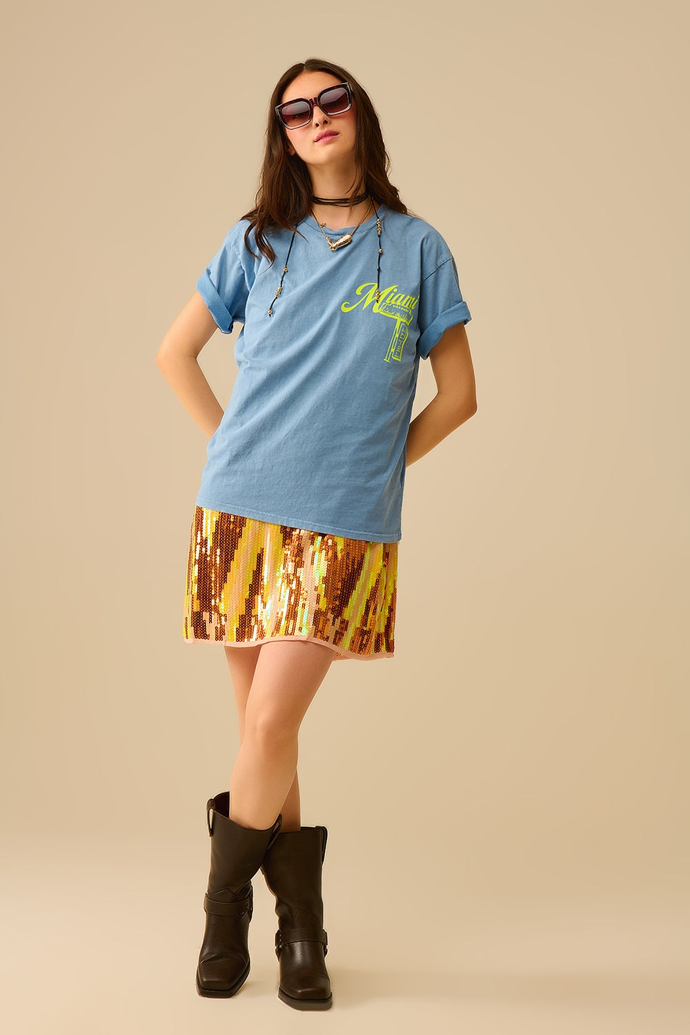 T-shirt azul com impressão do logótipo de Miami em amarelo