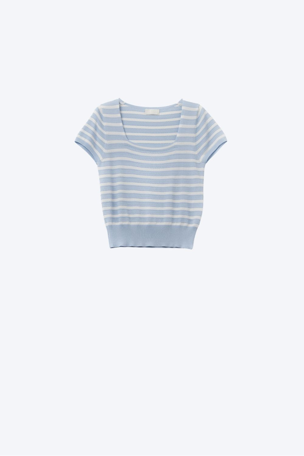 Camisola de gola quadrada às riscas em azul bebé e branco