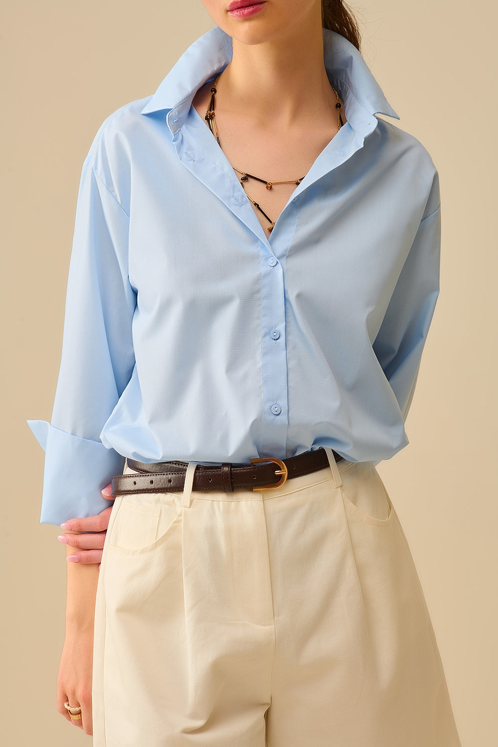 Camisa de popelina azul com punhos extra largos