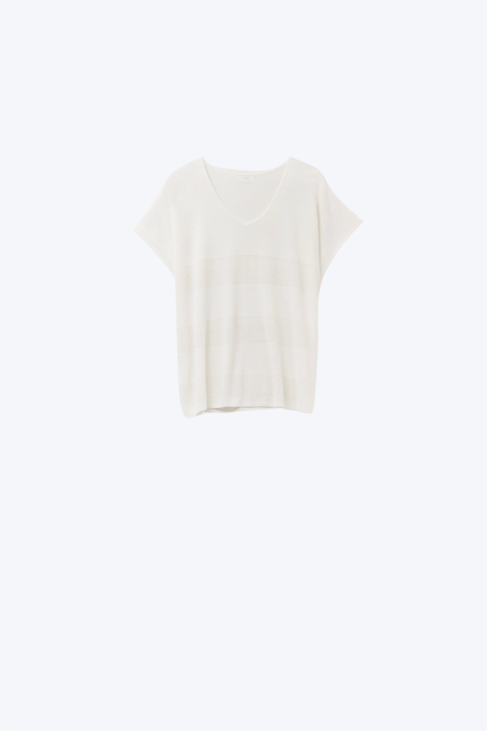 Camisola de malha branca com decote em V e pormenor de ponto aberto