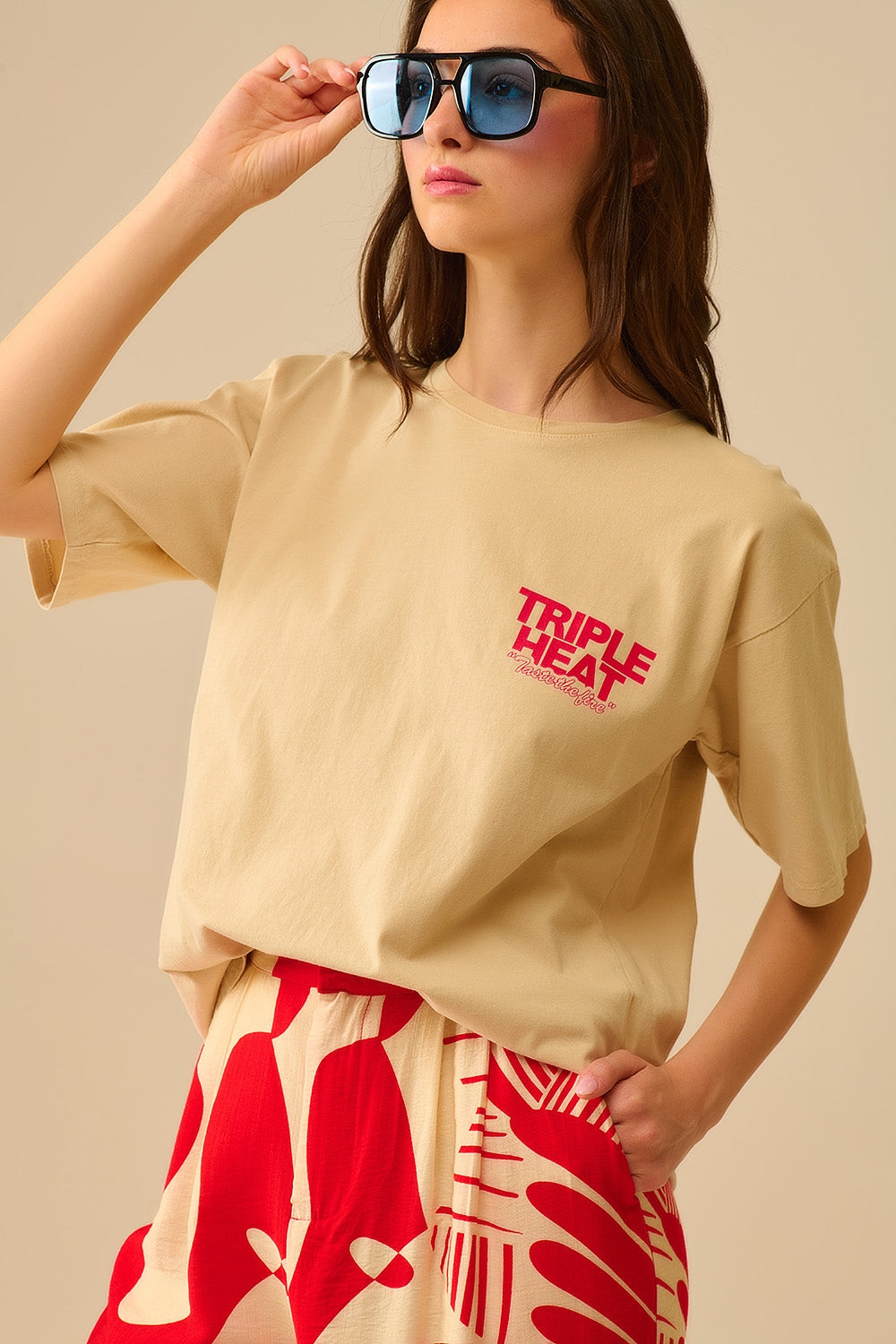 T-shirt de manga curta TRIPLE HEAT bege de corte descontraído
