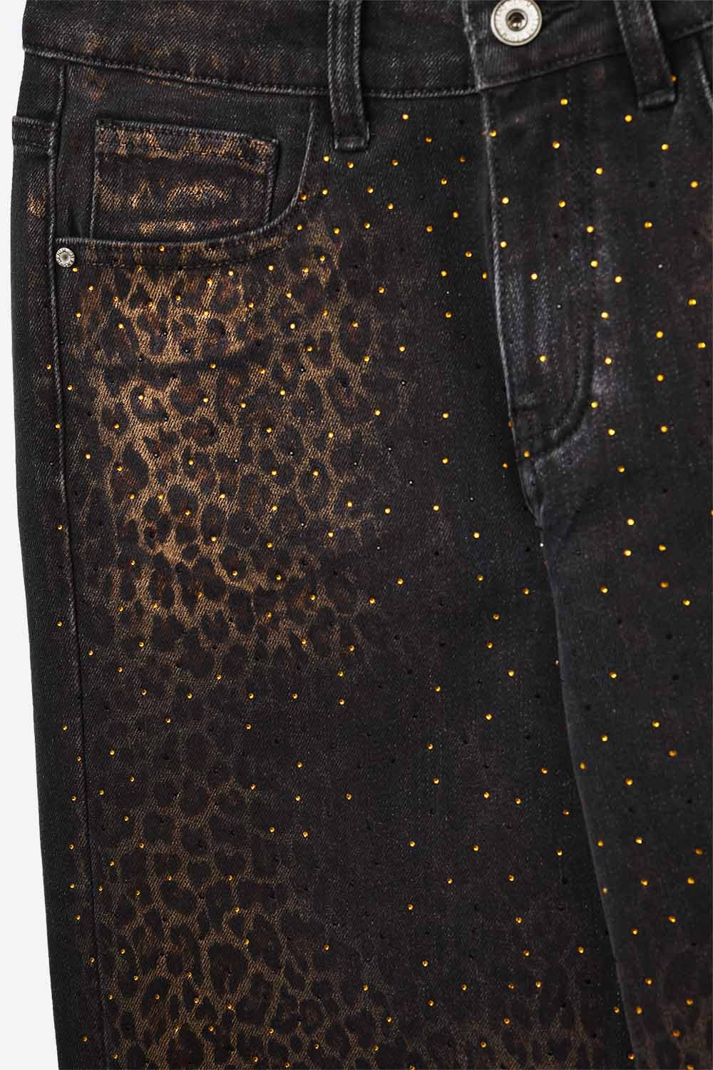 Calças de ganga pretas de perna direita com estampado de leopardo e pormenor de strass