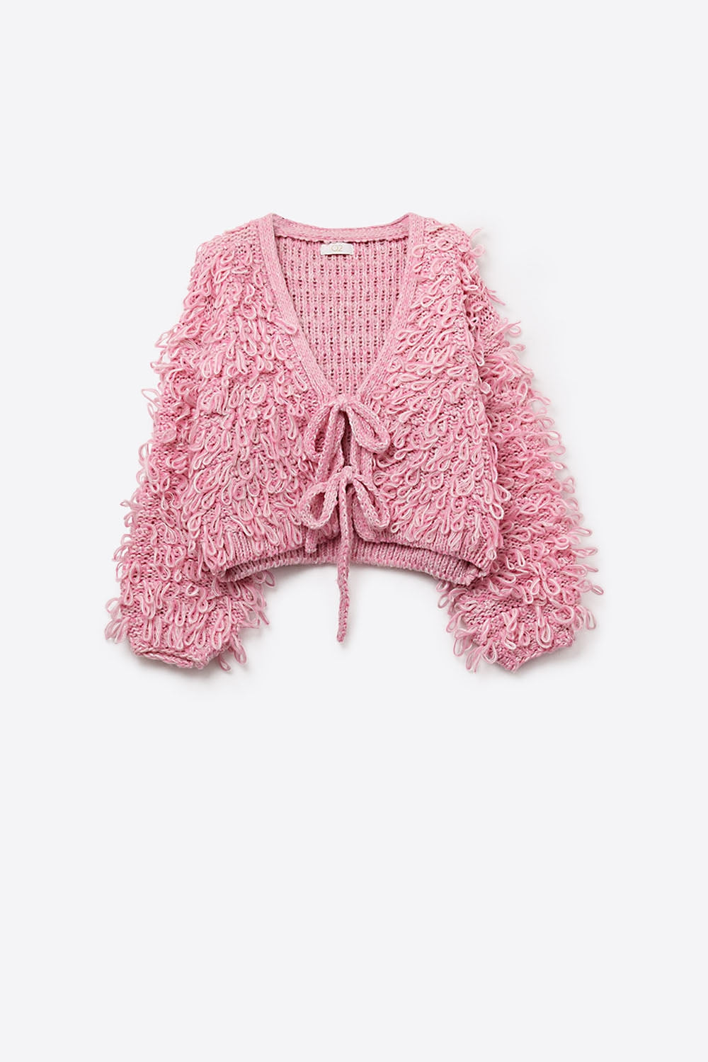 Casaco de malha grossa rosa com decote em V e fecho com laço à frente