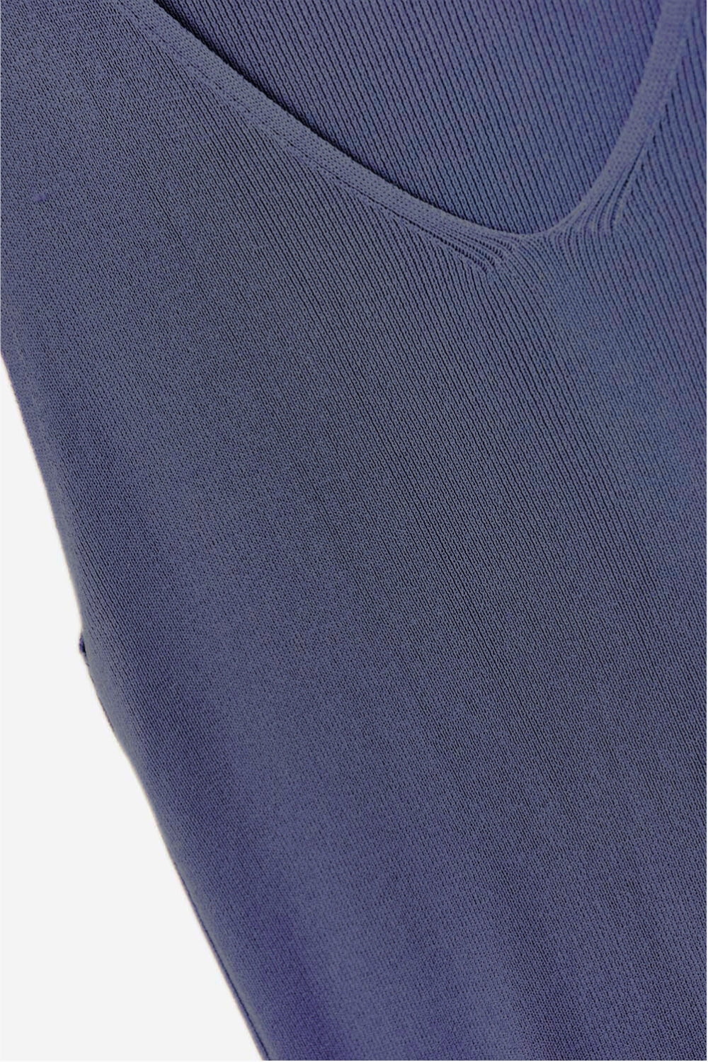 Top azul-marinho sem mangas de malha fina com decote em V