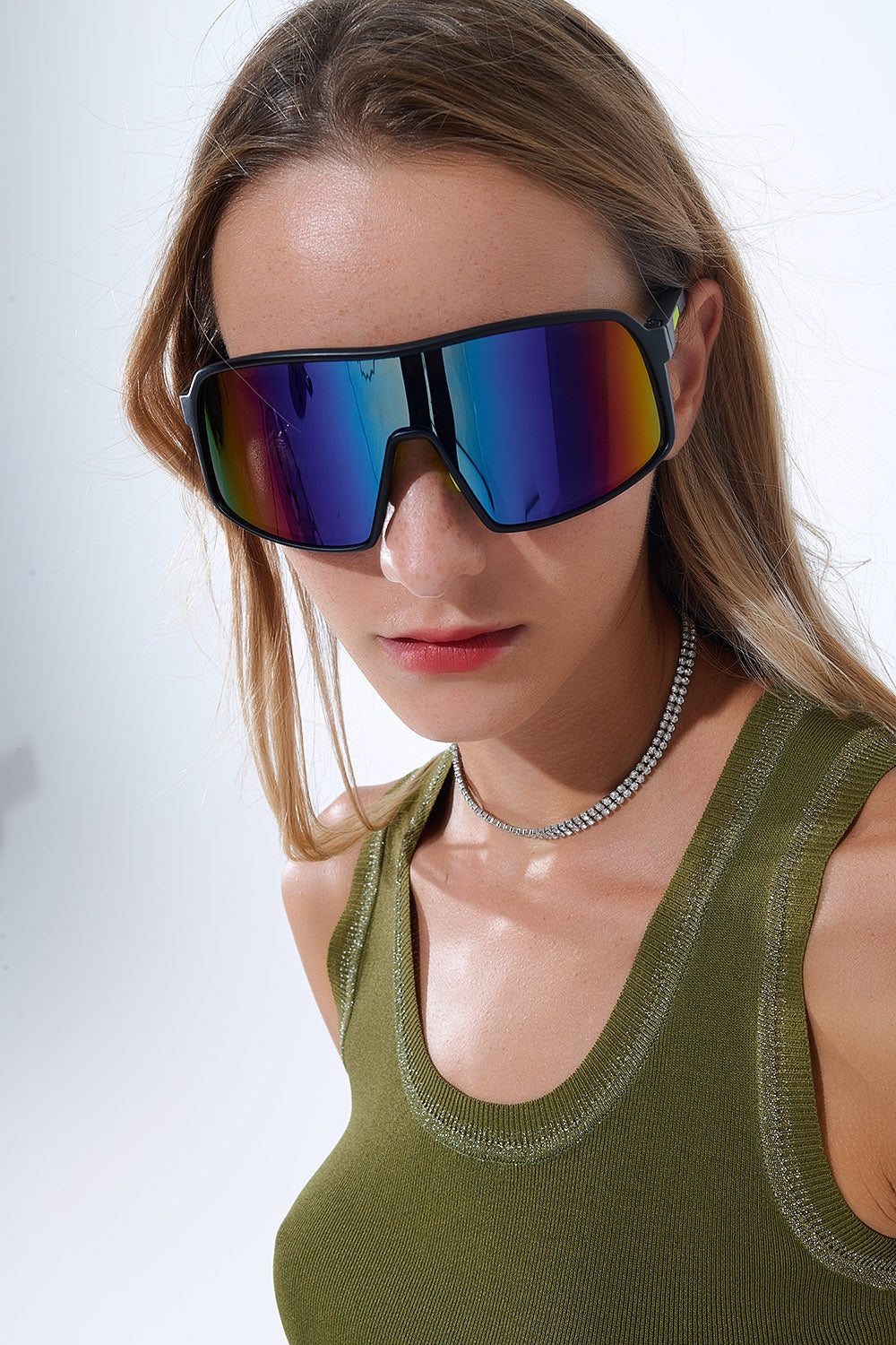 Óculos de sol desportivos polarizados com gradiente azul e vermelho
