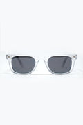 Óculos de sol quadrados transparentes com lentes pretas gradientes e pormenor lateral em metal