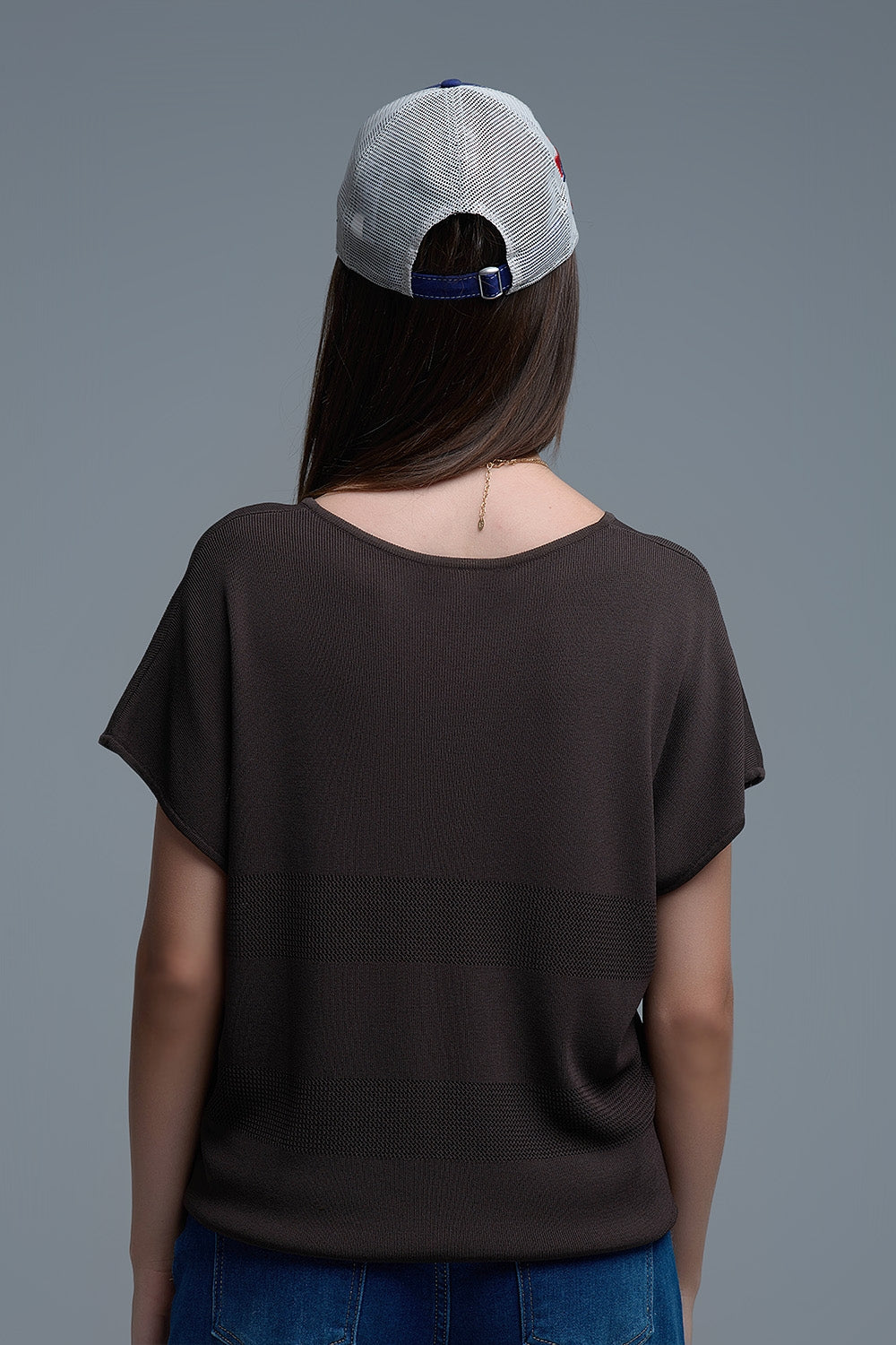 Camisola de malha com riscas castanhas