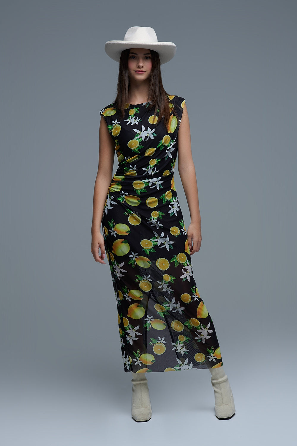 Vestido maxi de tule preto com franzido lateral com estampado amarelo-limão