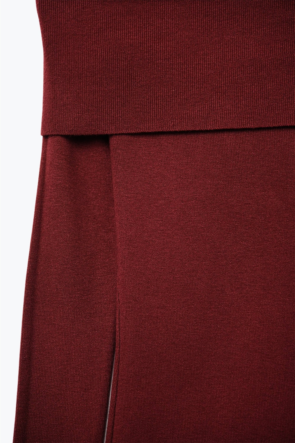 Vestido Maxi Bardot largo em malha cor de vinho
