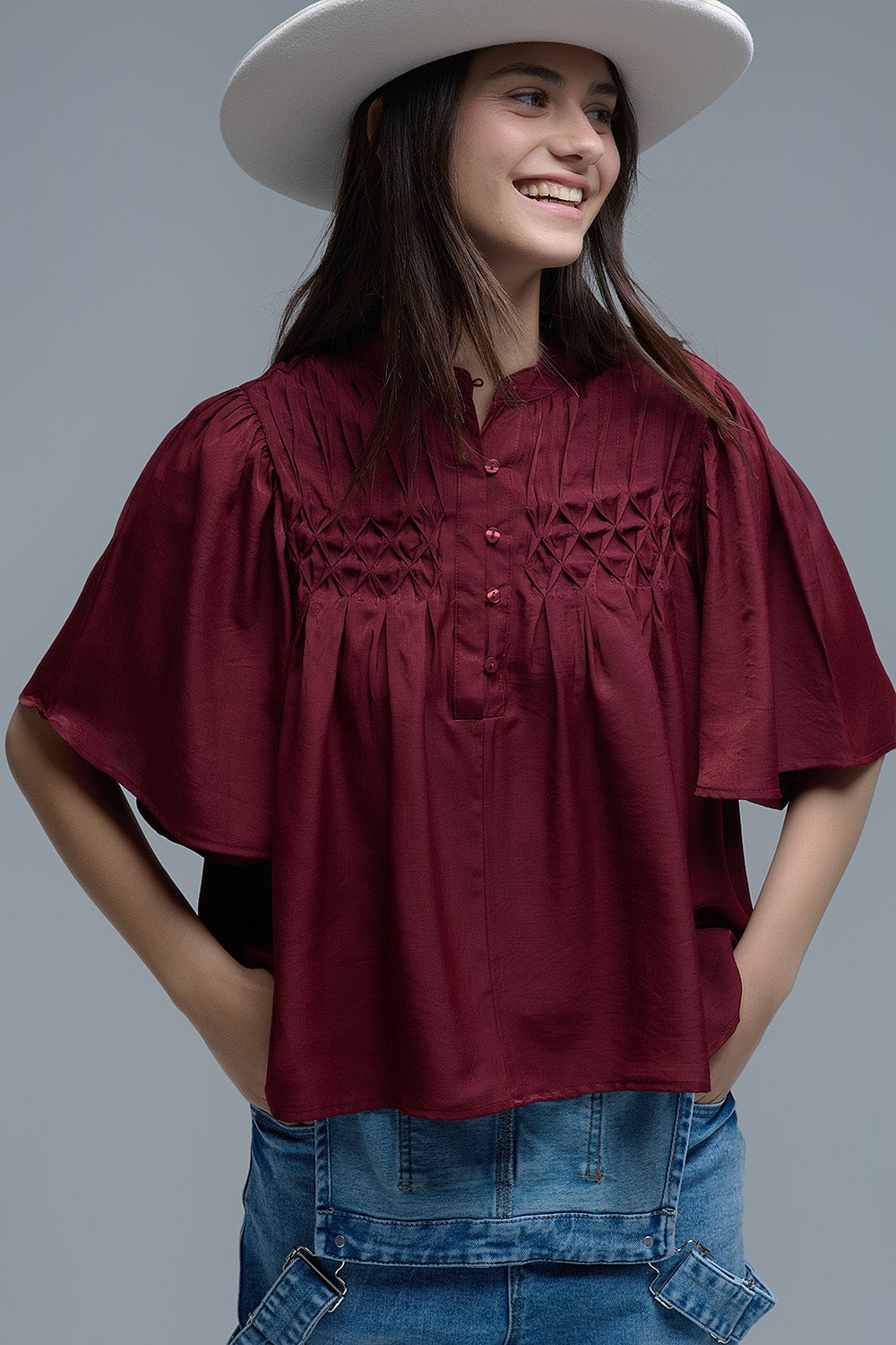 Blusa descontraída de estilo boémio cor de vinho com pormenores bordados