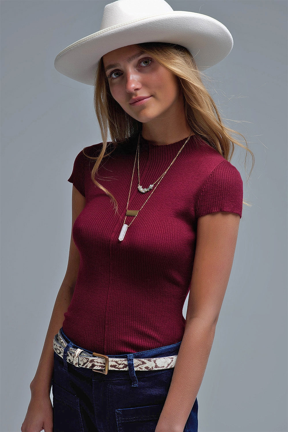 Camisola de malha com pregas e peso pluma cor de vinho