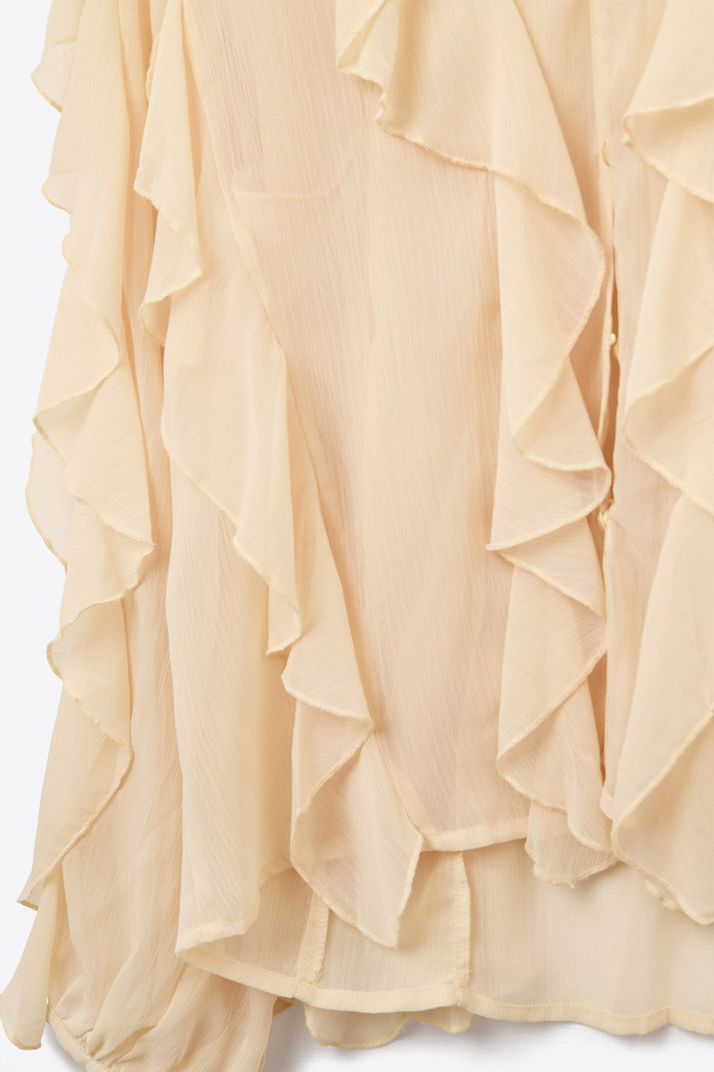 Blusa bege com decote em V e folhos