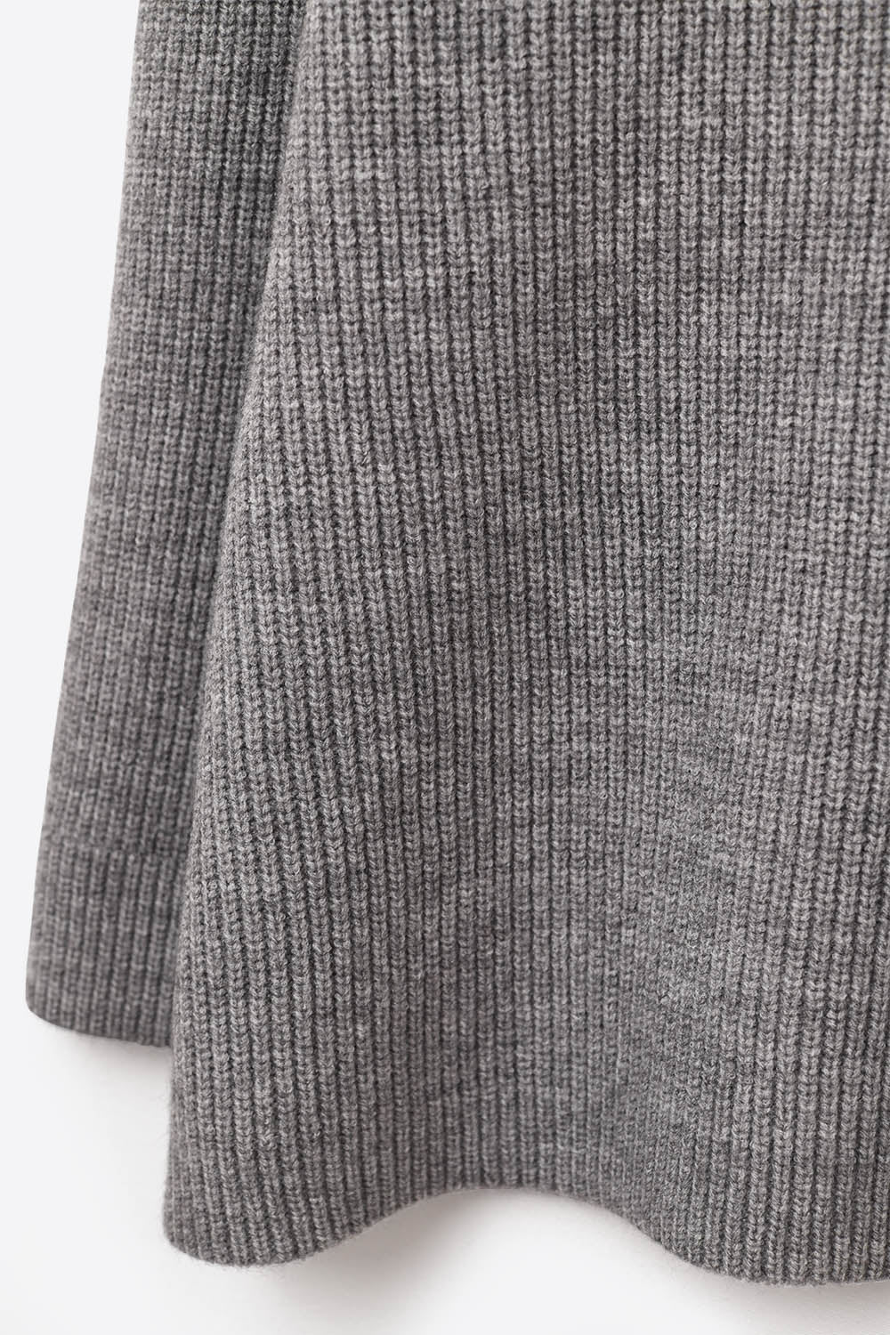 Camisola fina com decote em V superdimensionada em cinzento