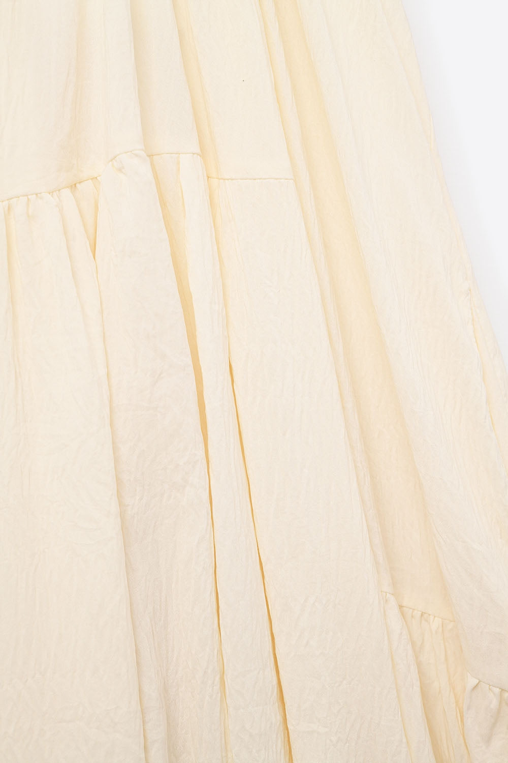Vestido maxi com decote haltere e pormenores de costura em creme
