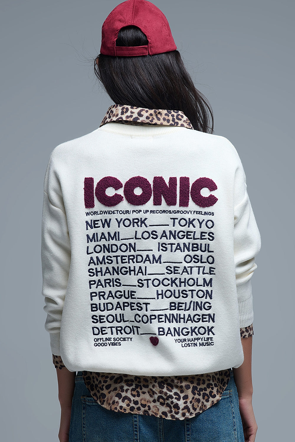 Camisola ICONIC bordada com estampado Global Tour nas costas em creme