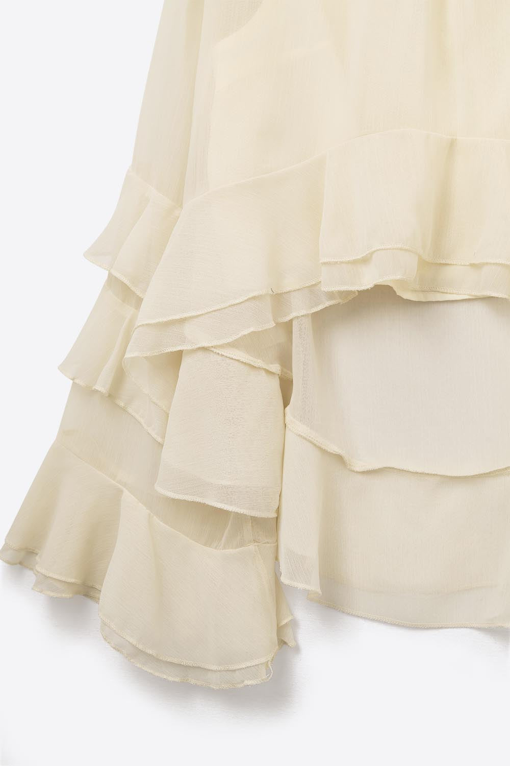 Blusa bege em chiffon com folhos e capa transparente