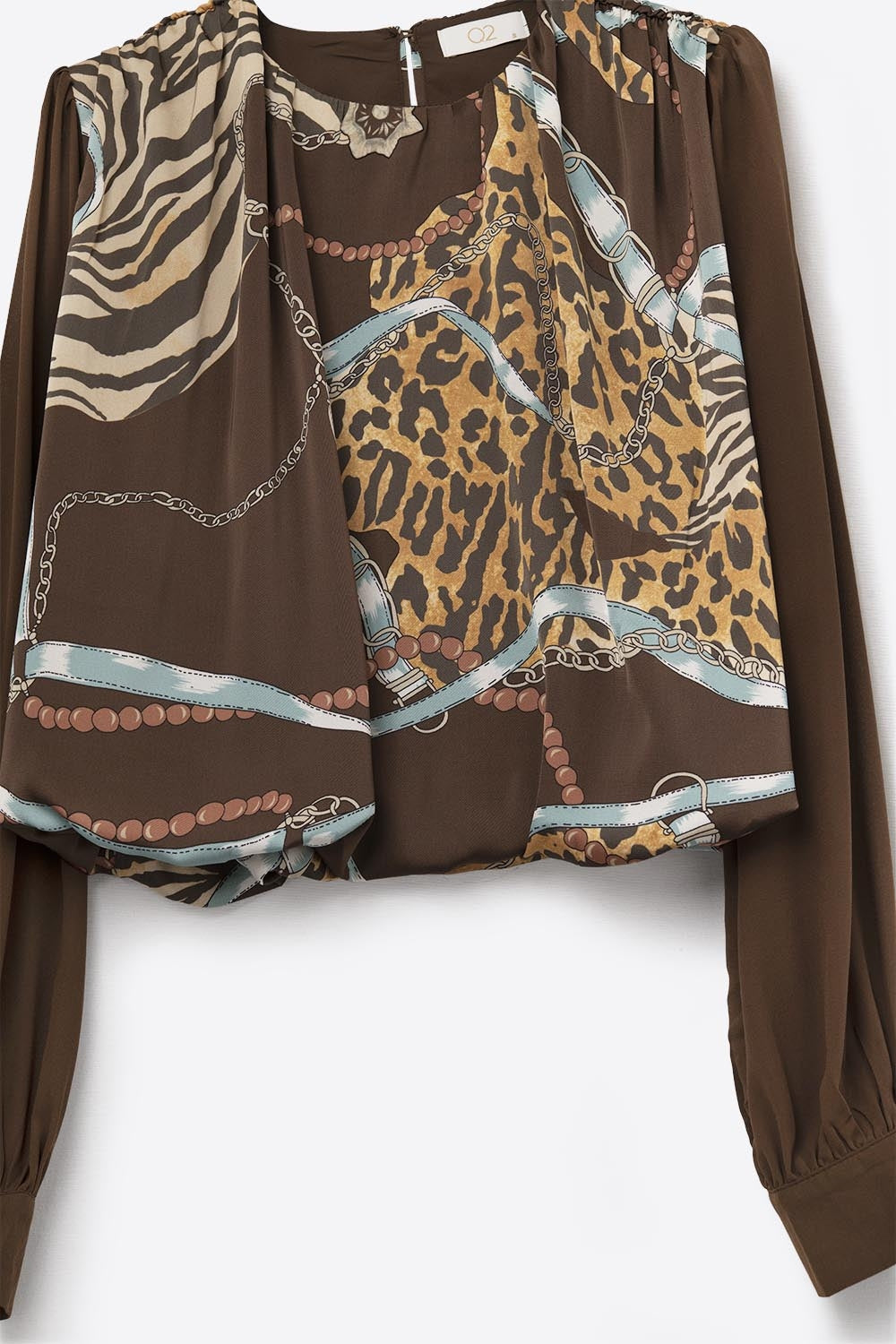 Top castanho chique com estampado abstrato