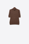 Camisola de malha fina em castanho com gola alta e mangas até ao cotovelo