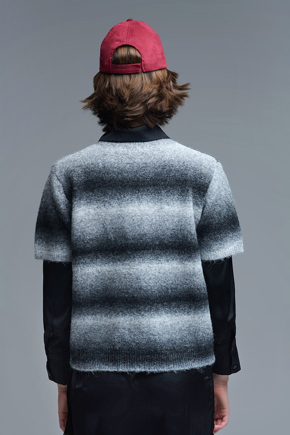 Camisola de manga curta às riscas Ombré em cinzento