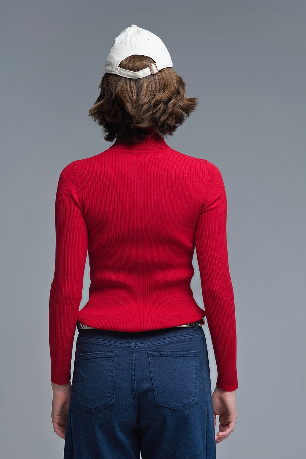 Camisola com nervuras de gola redonda enrolada em vermelho rubi