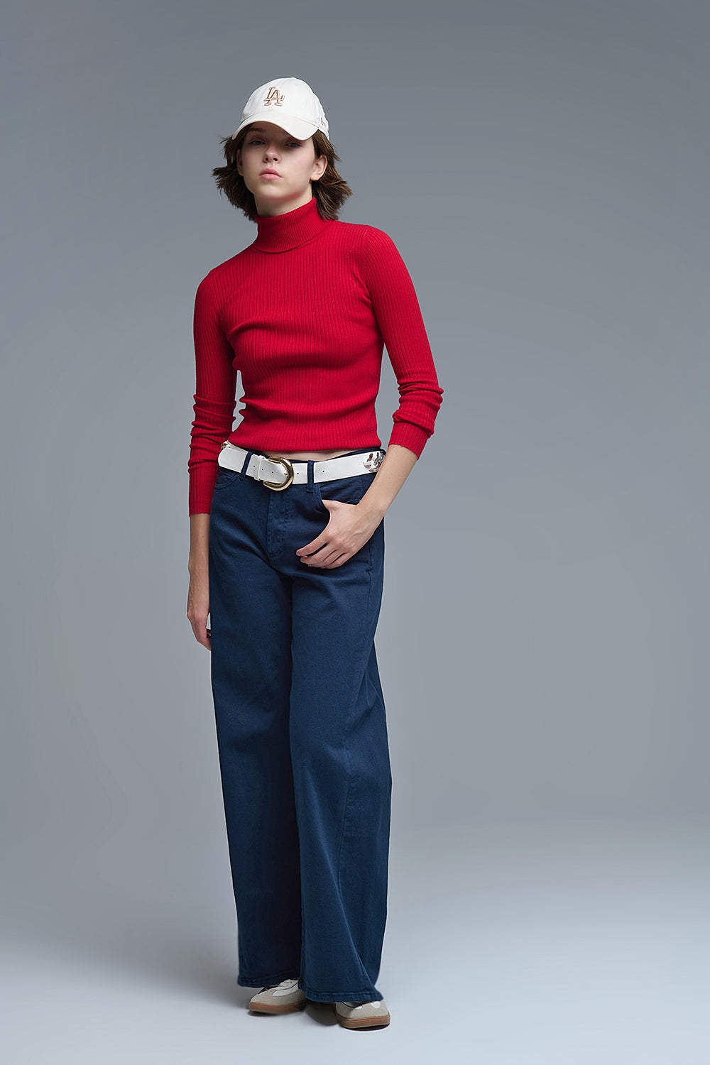 Camisola com nervuras de gola redonda enrolada em vermelho rubi