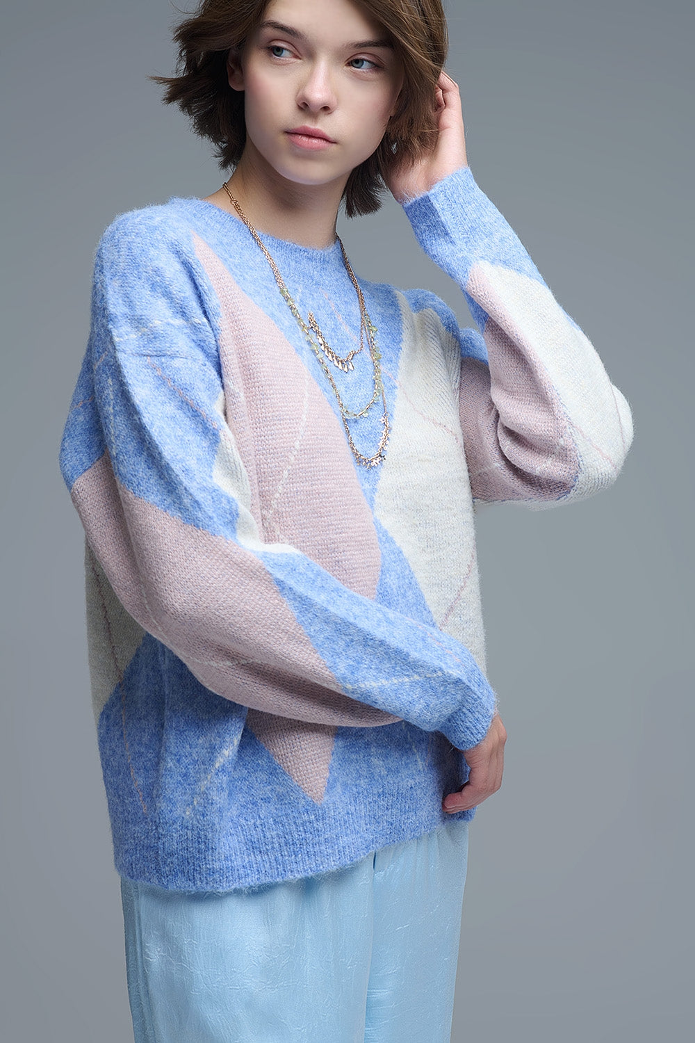 camisola larga em azul celeste com motivos de diamantes