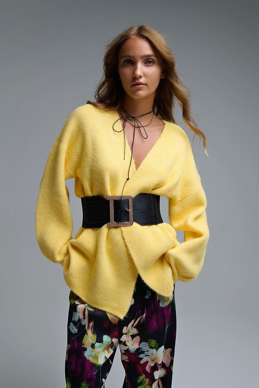 Casaco de malha amarelo elegante