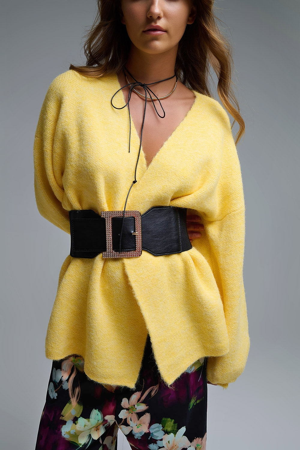 Casaco de malha amarelo elegante