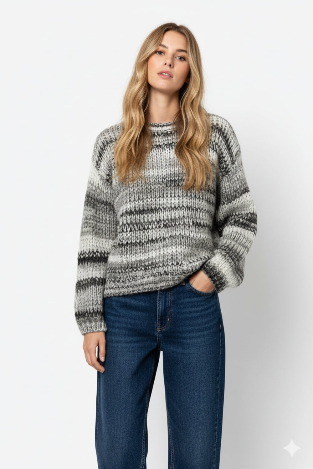 Camisola de malha volumosa com design marmoreado em cinzento