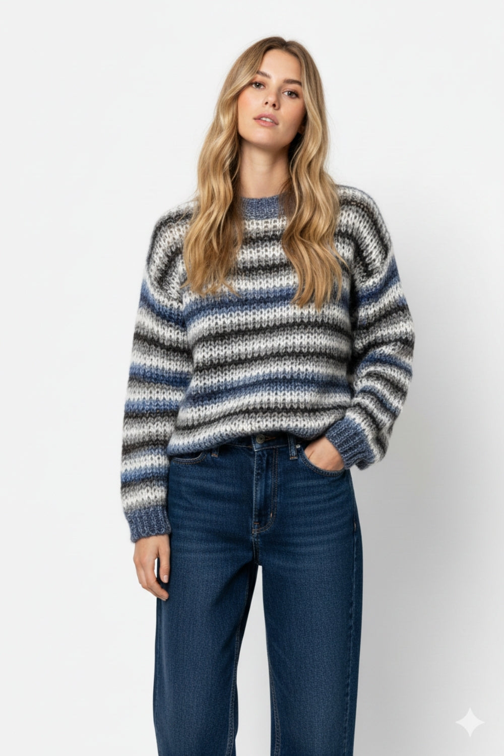 Camisola de malha volumosa com design marmoreado em azul