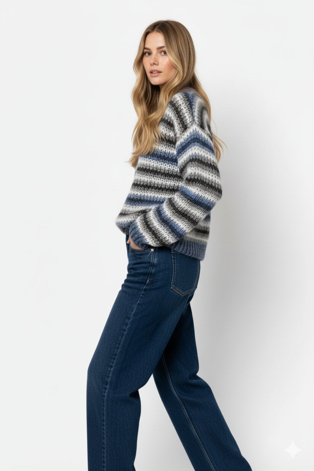Camisola de malha volumosa com design marmoreado em azul