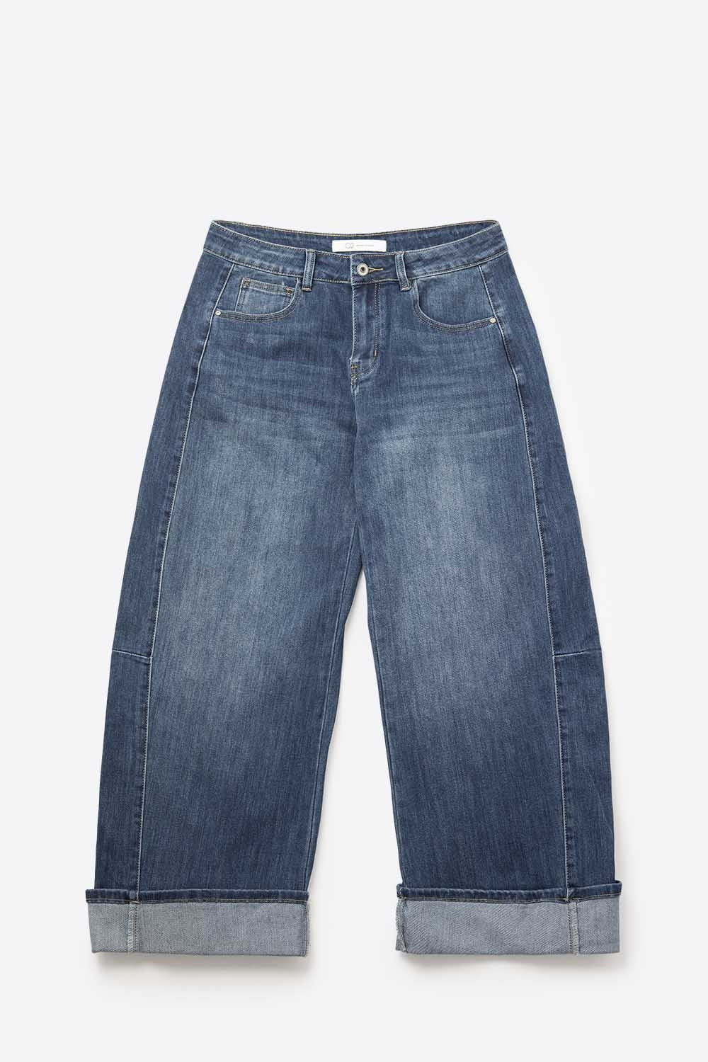 Calças de ganga Barrel Style Denim em lavagem média com bainha com punhos
