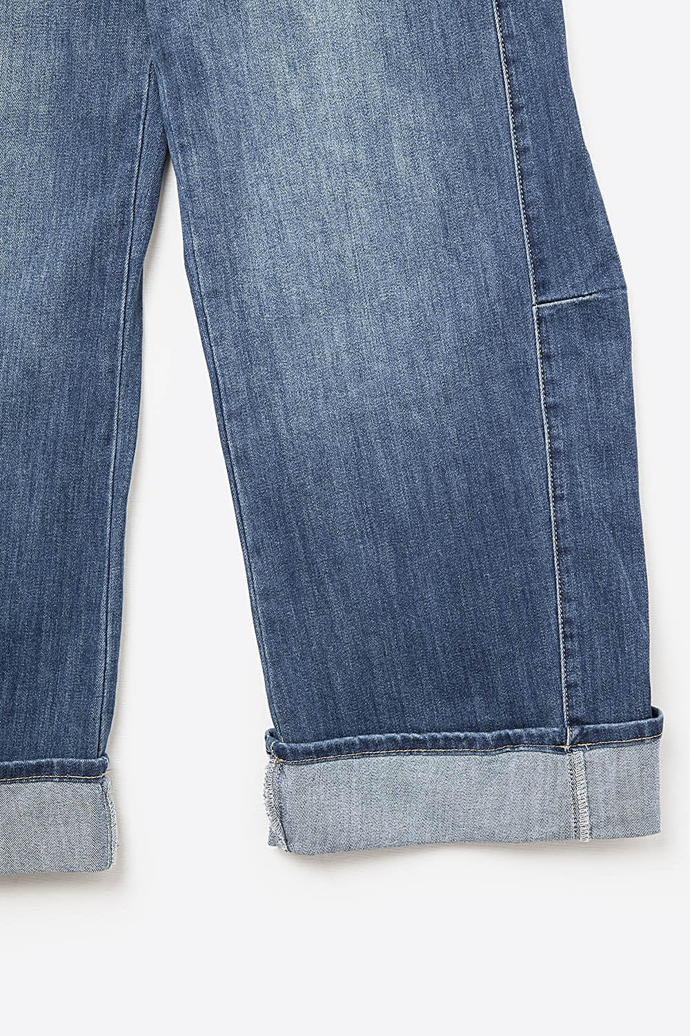 Calças de ganga Barrel Style Denim em lavagem média com bainha com punhos