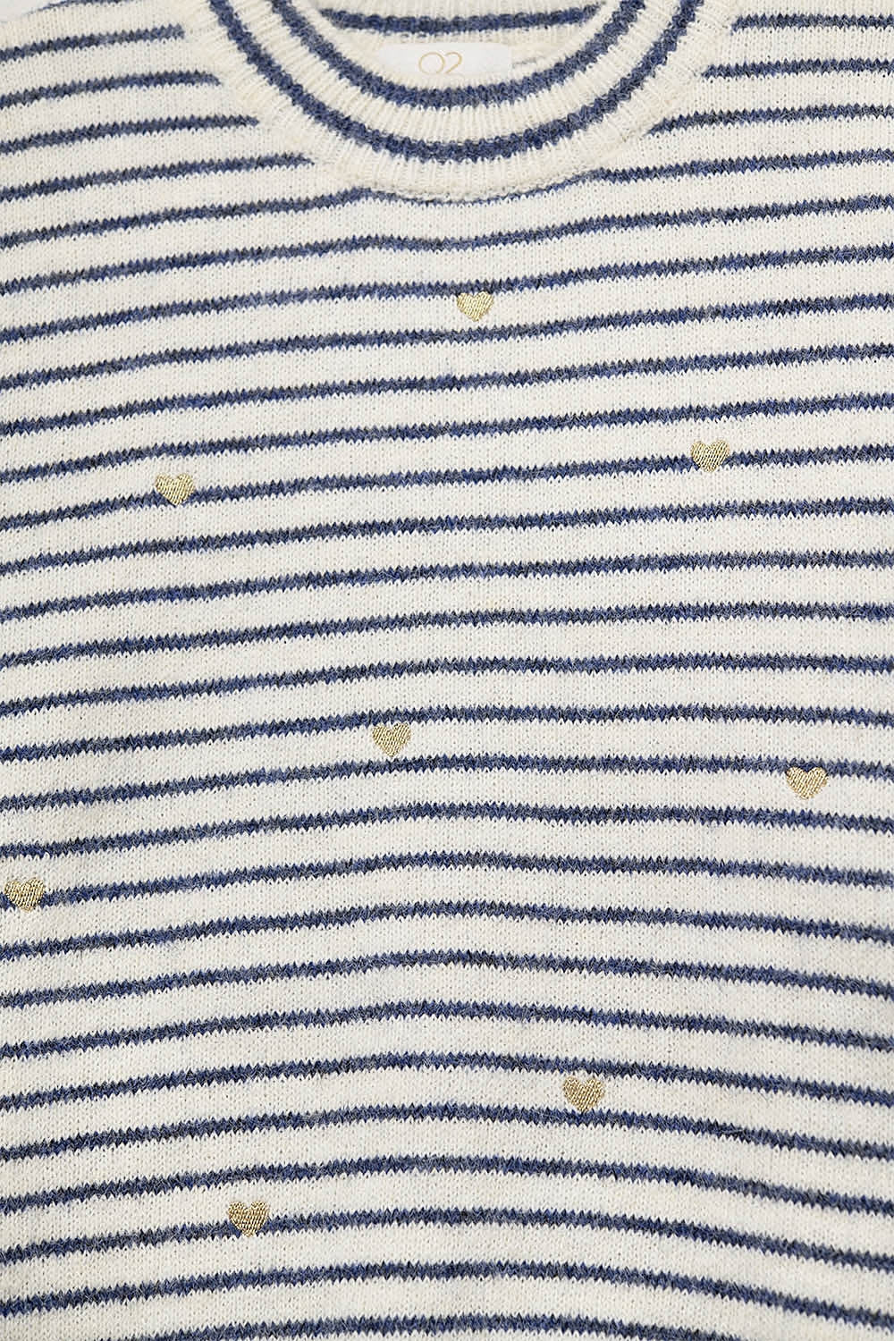 Camisola de malha com riscas azuis e coração dourado bordado