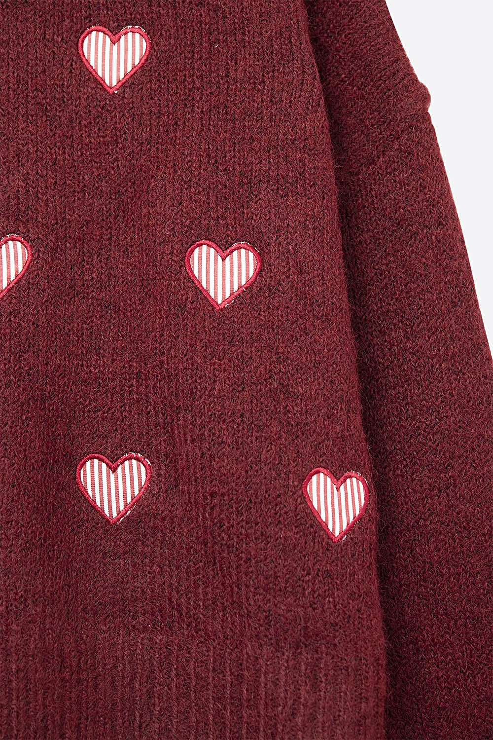 Camisola de gola redonda borgonha com corações às riscas
