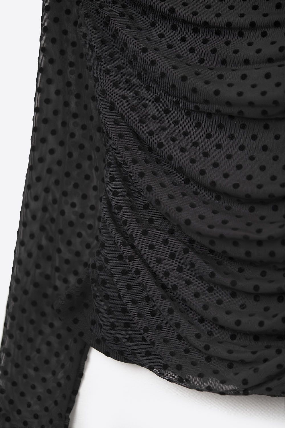 Top de bolinhas pretas chique e transparente